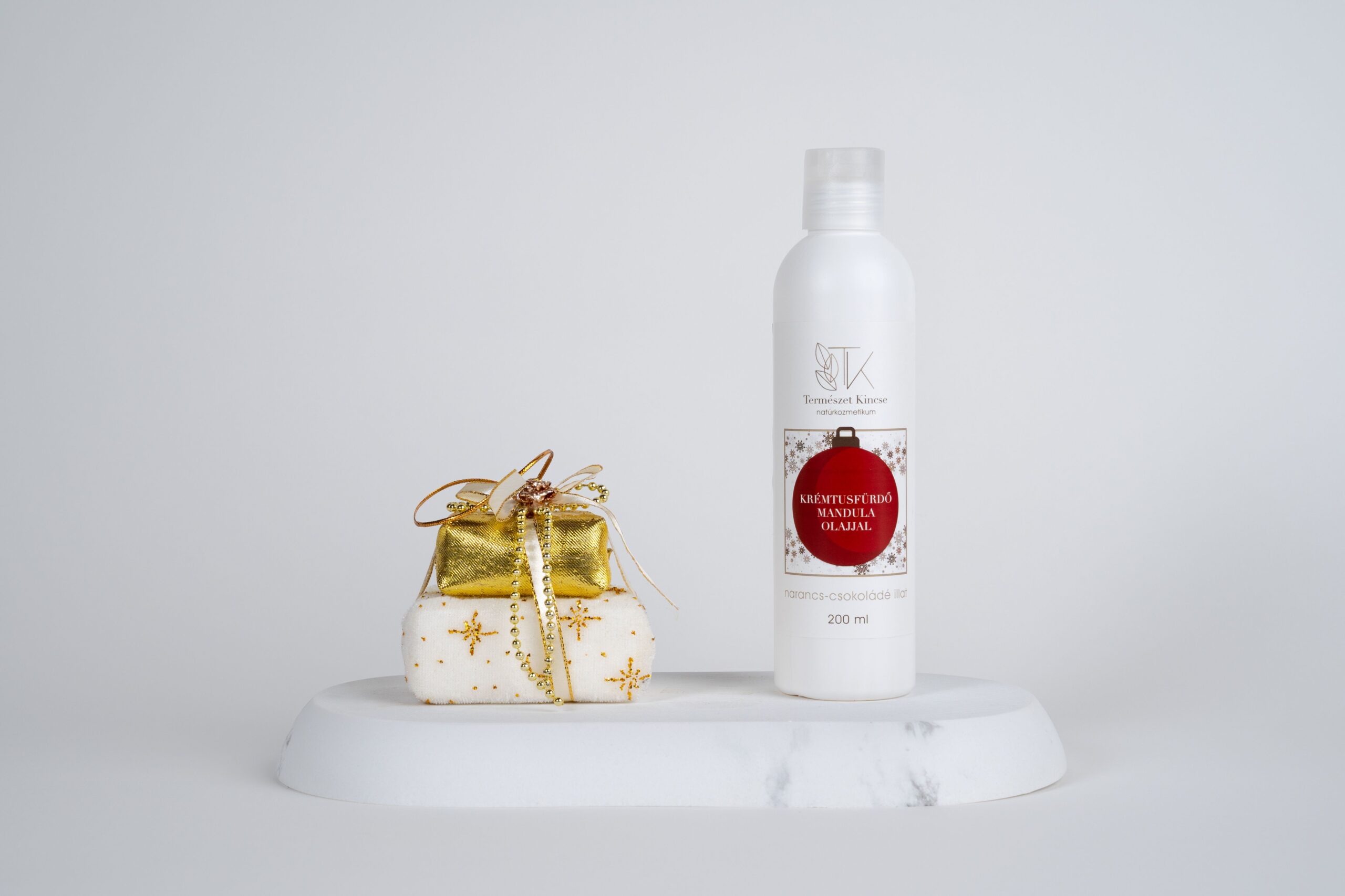 ÚJ KARÁCSONYI TUSFÜRDŐ